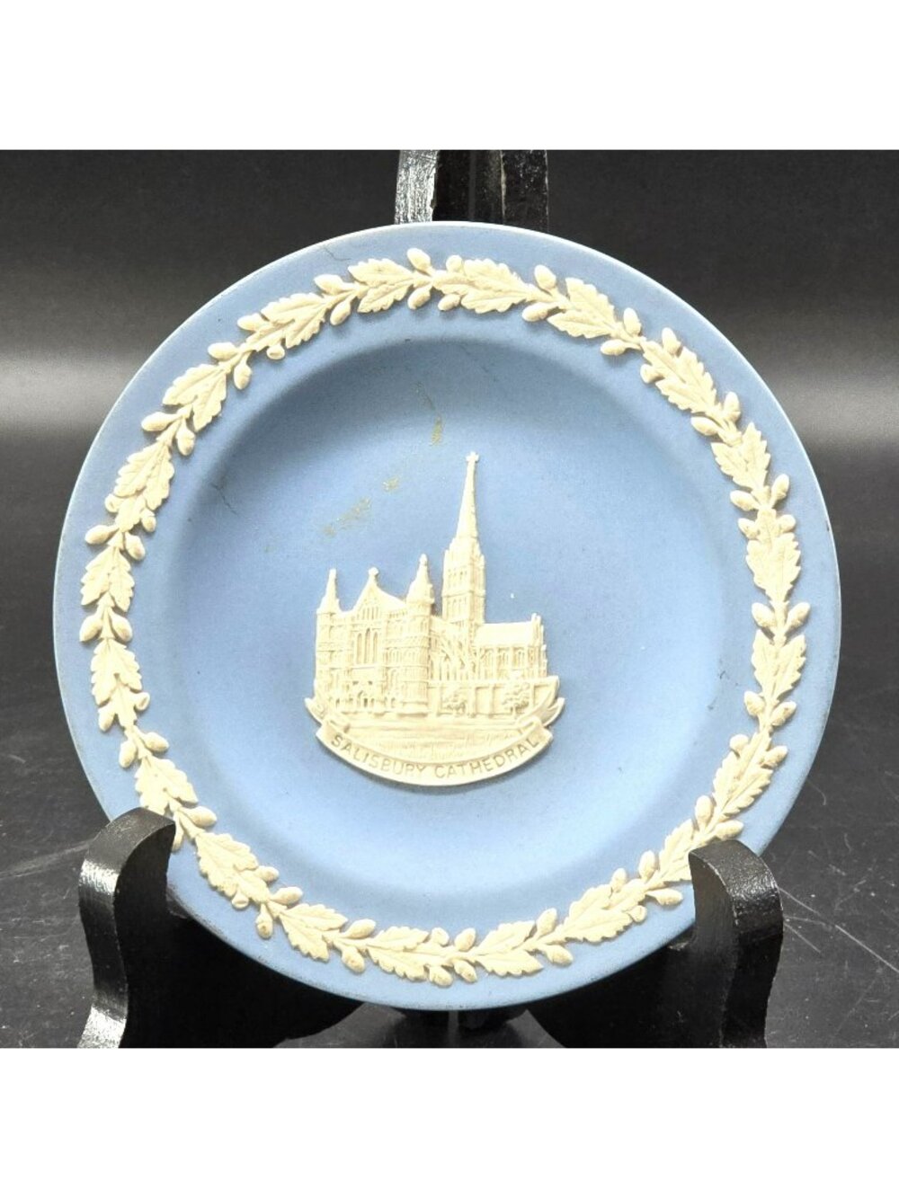 Wedgwood Blue Jasperware Salisbury Cathedral Collector Plate England vl5042